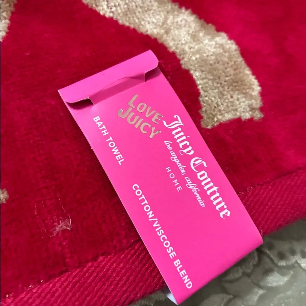 Juicy red/gold bath towels
